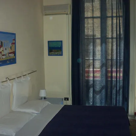 Caravaggio Siracusa 200 Metres From Ortigia לינה וארוחת בוקר
